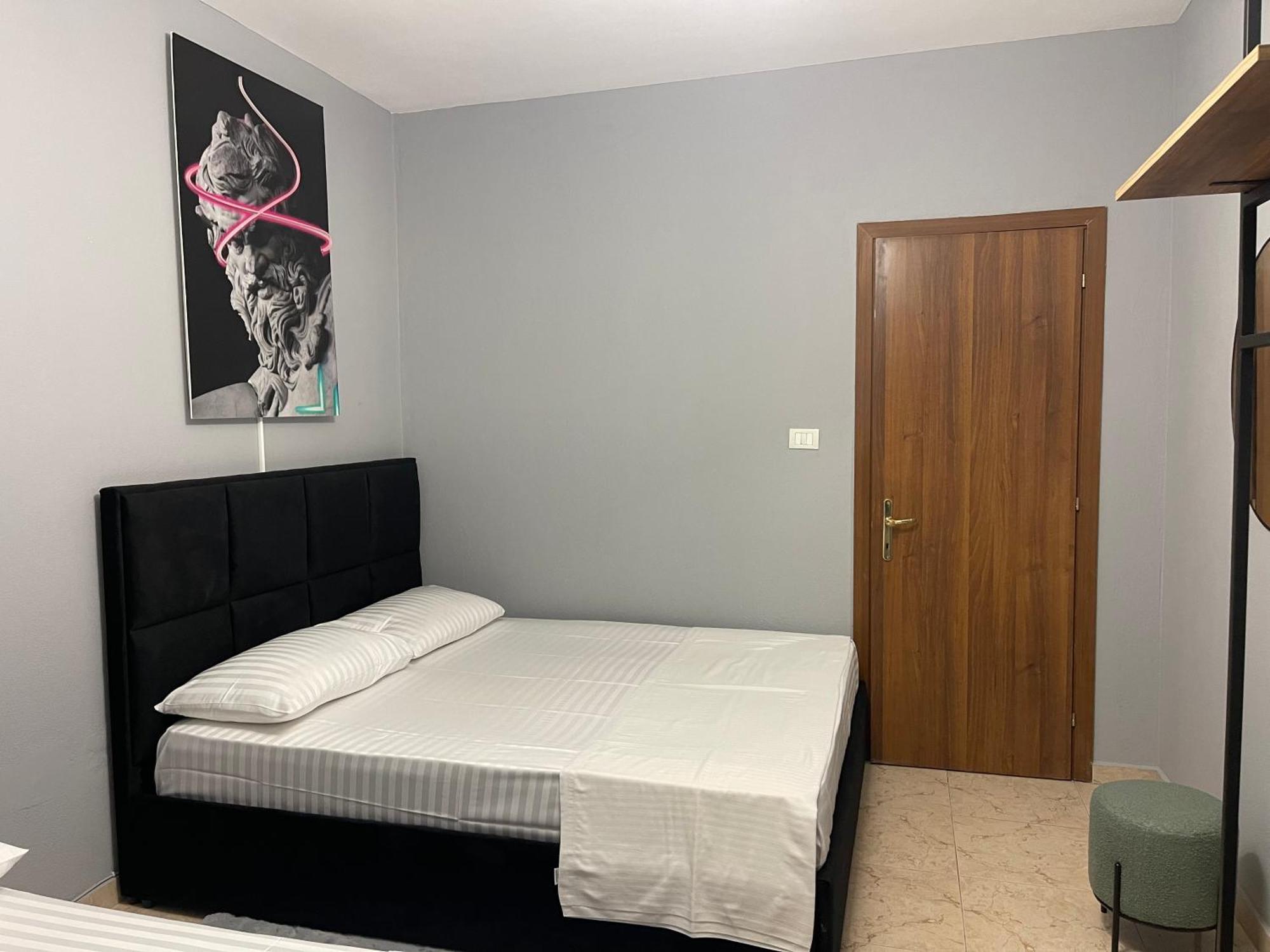 טיראנה Super House 2 Blloku - 3 Rooms מראה חיצוני תמונה